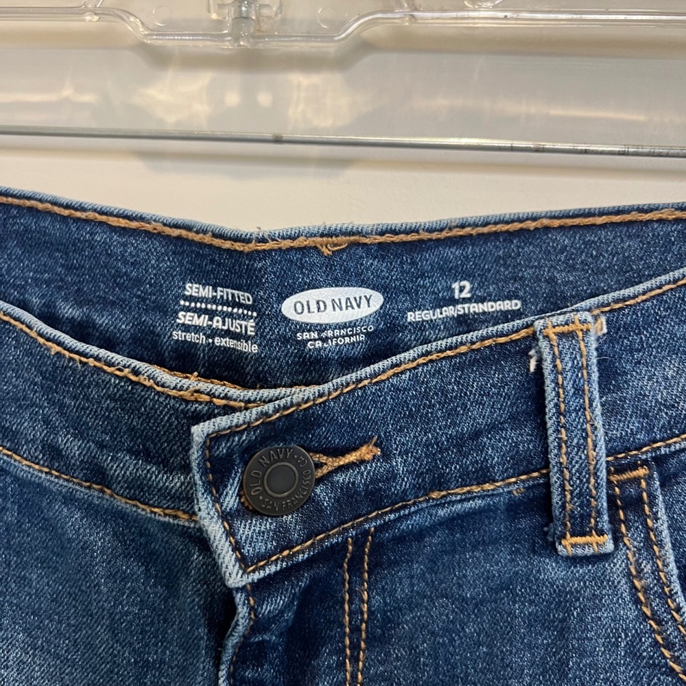 Old Navy Denim Jean Shorts Womens Size 12 Stretch Blue Raw Hem semi-fitted EUC - Picture 3 of 8